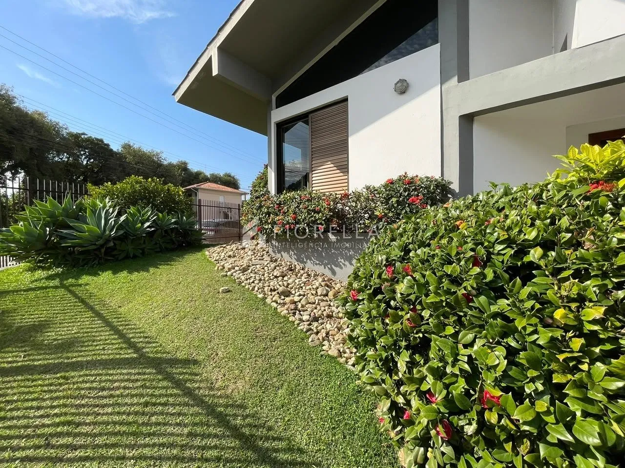 Furnished house, 376 m², with a water view — photo 24