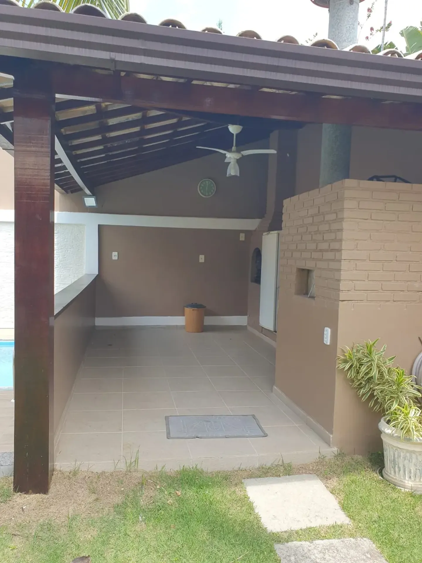 House, 296 m², with a private BBQ — photo 15