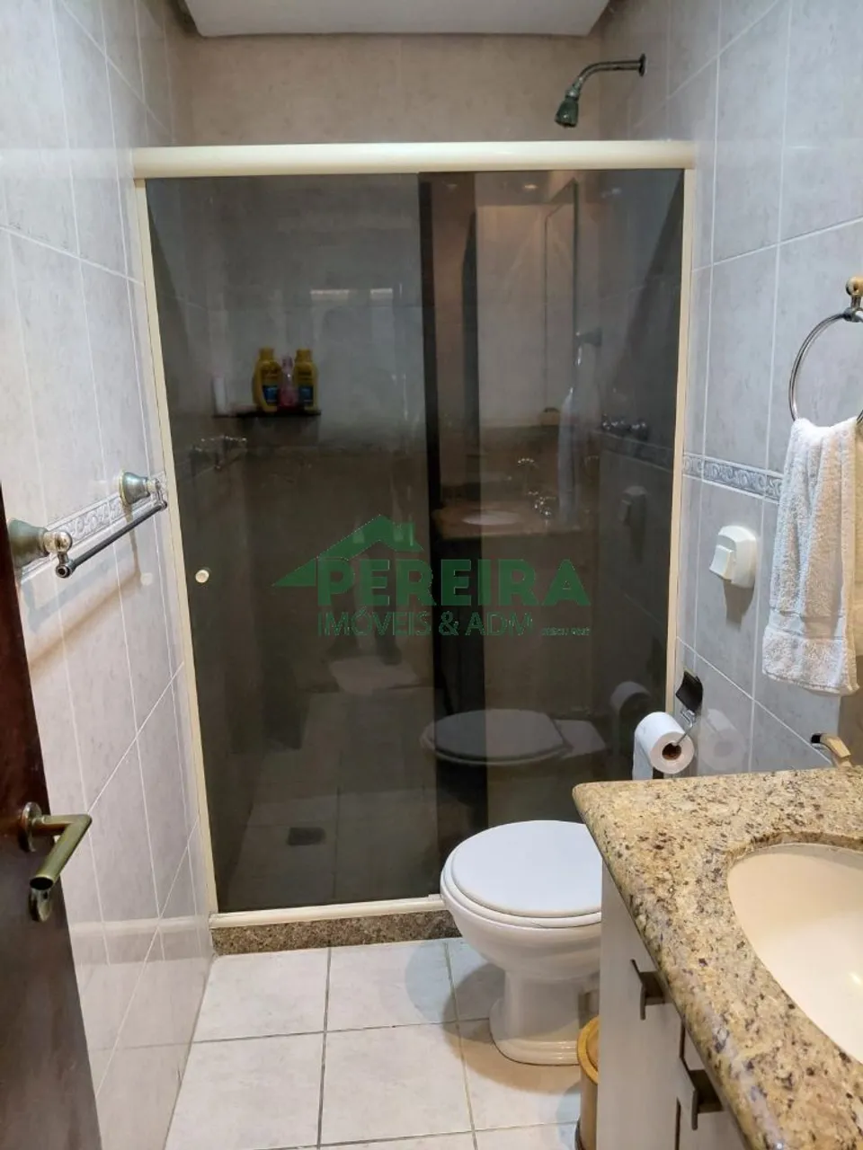 Furnished 3-bedroom apartment with a balcony — photo 8
