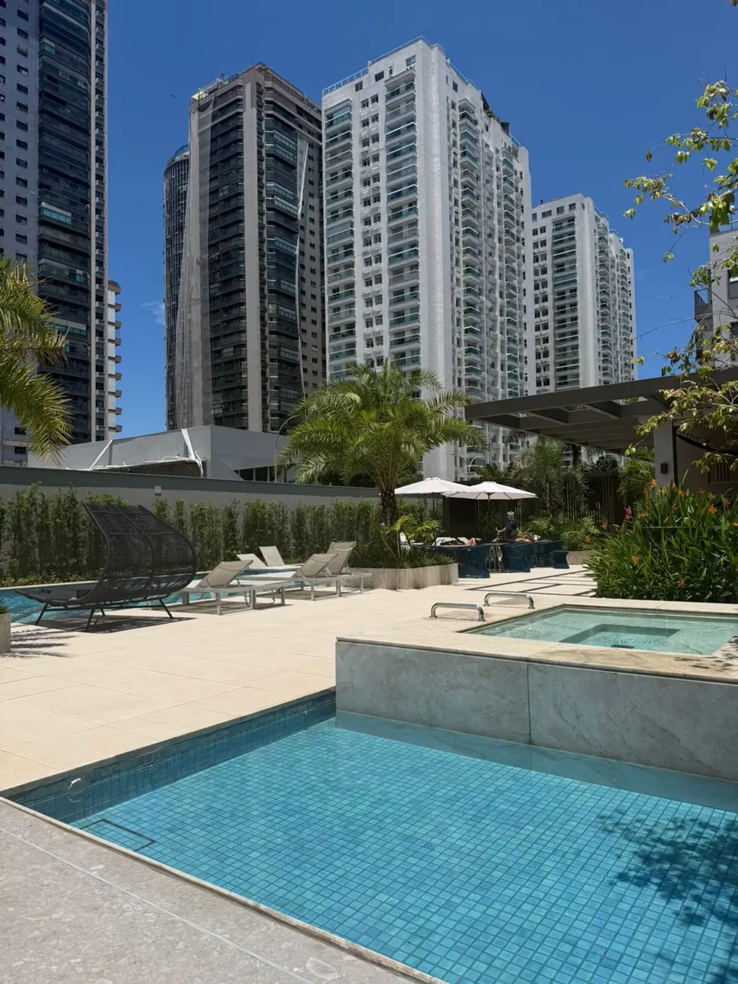 Furnished 2-bedroom apartment with 1 en-suite, 95 m² — photo 26