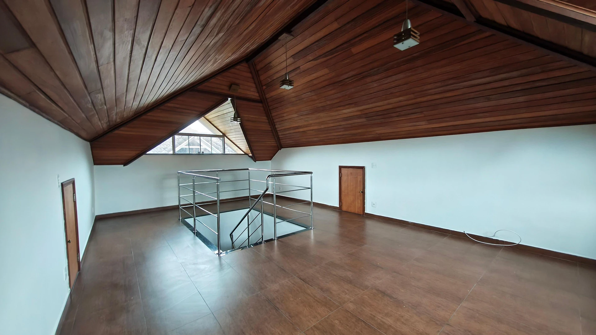 House, 241 m², with floor-to-ceiling windows — photo 51