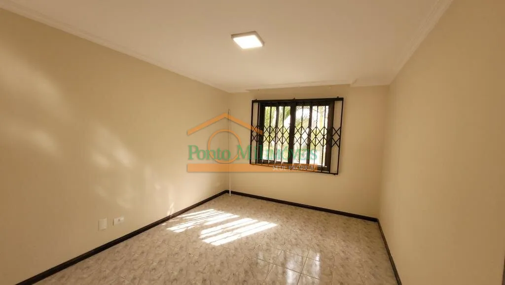 3-bedroom house with suite and separate closed kitchen — photo 11