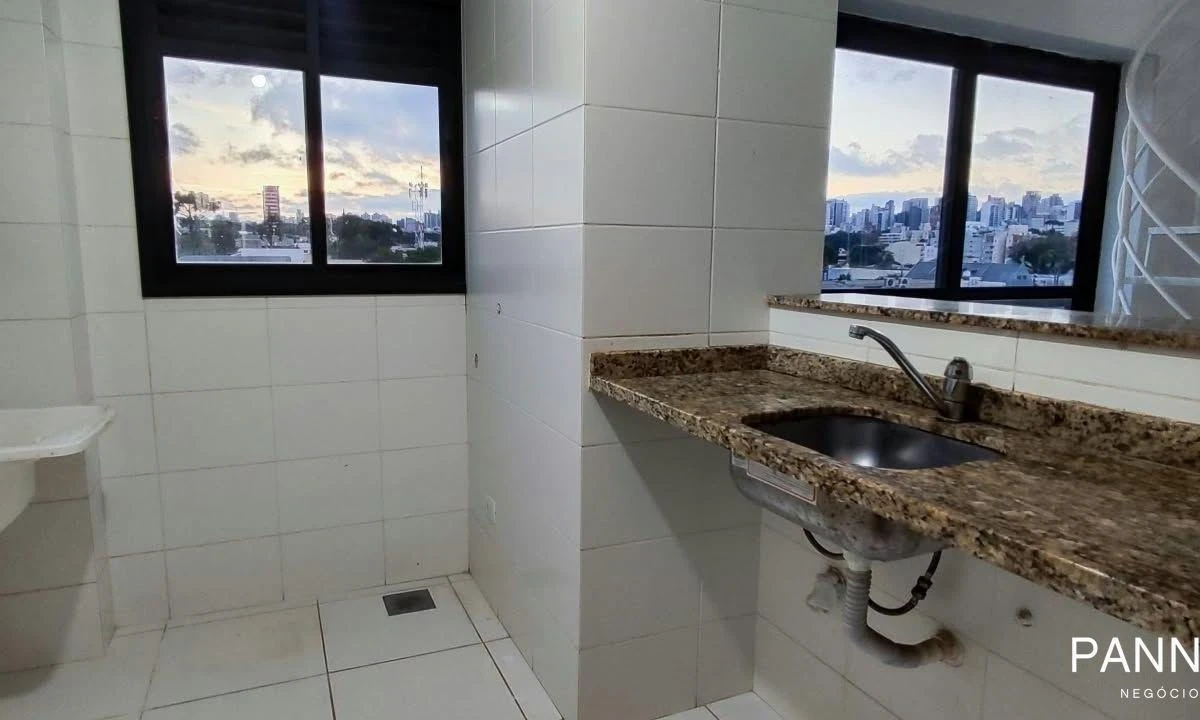 2-bedroom apartment with a grill on the balcony — photo 16
