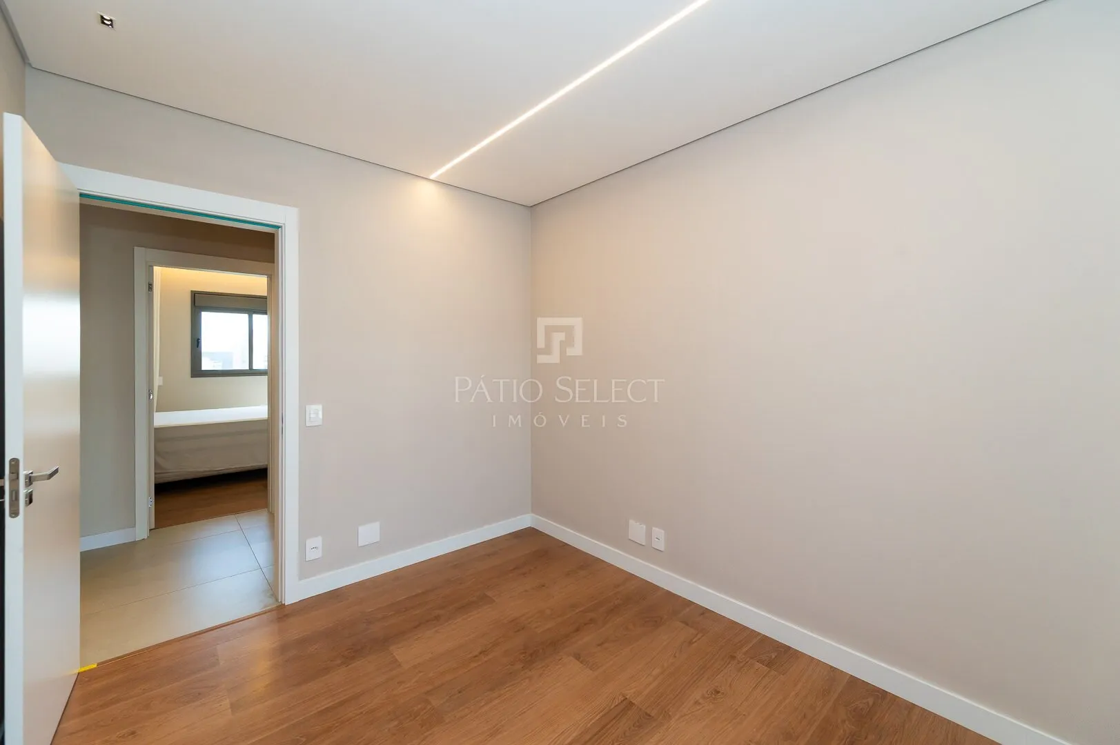 220 m² apartment with 3 en-suite bedrooms and 2 parking — photo 32