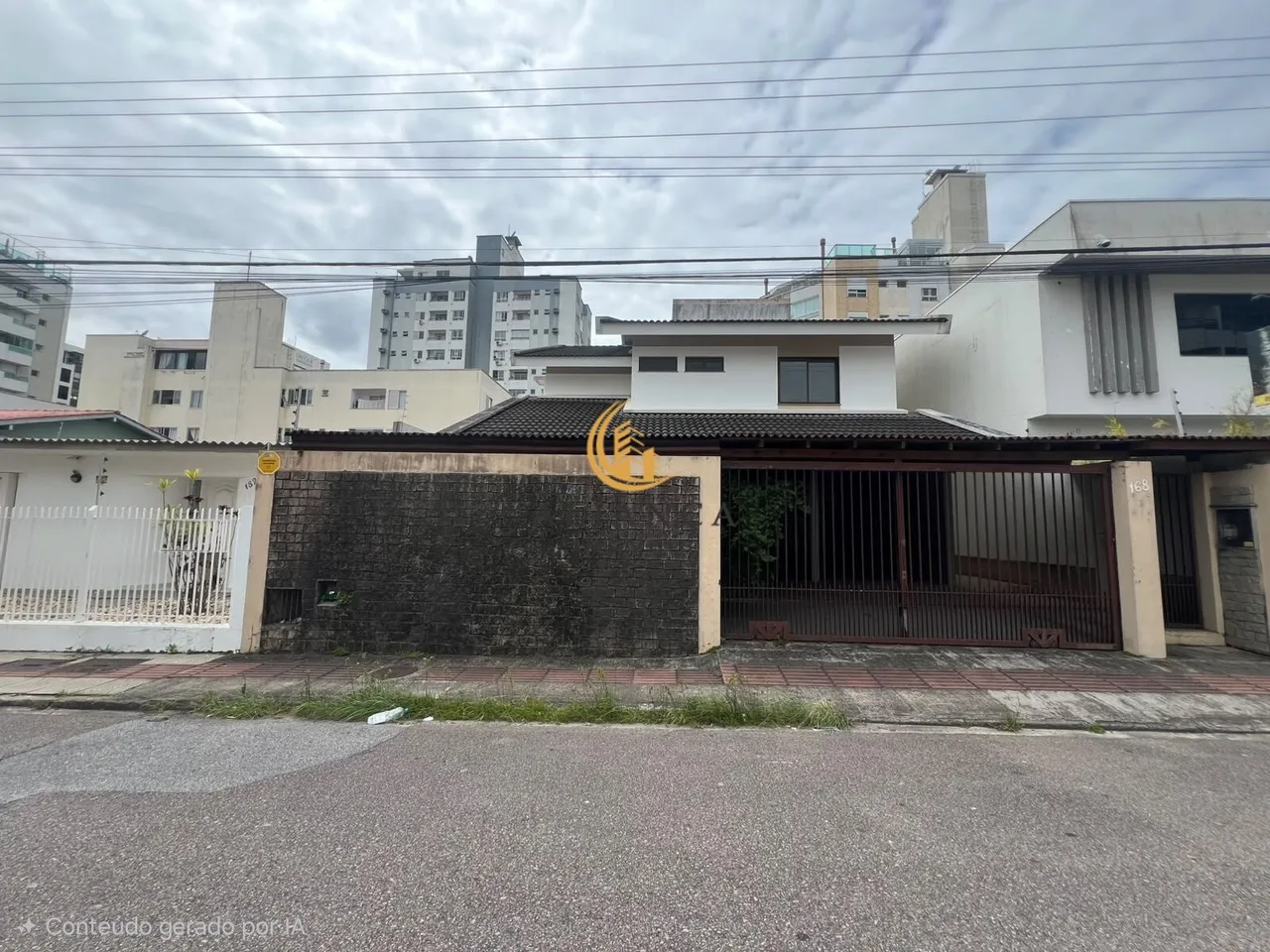 5-bedroom house with a bathtub in Florianópolis — photo 6