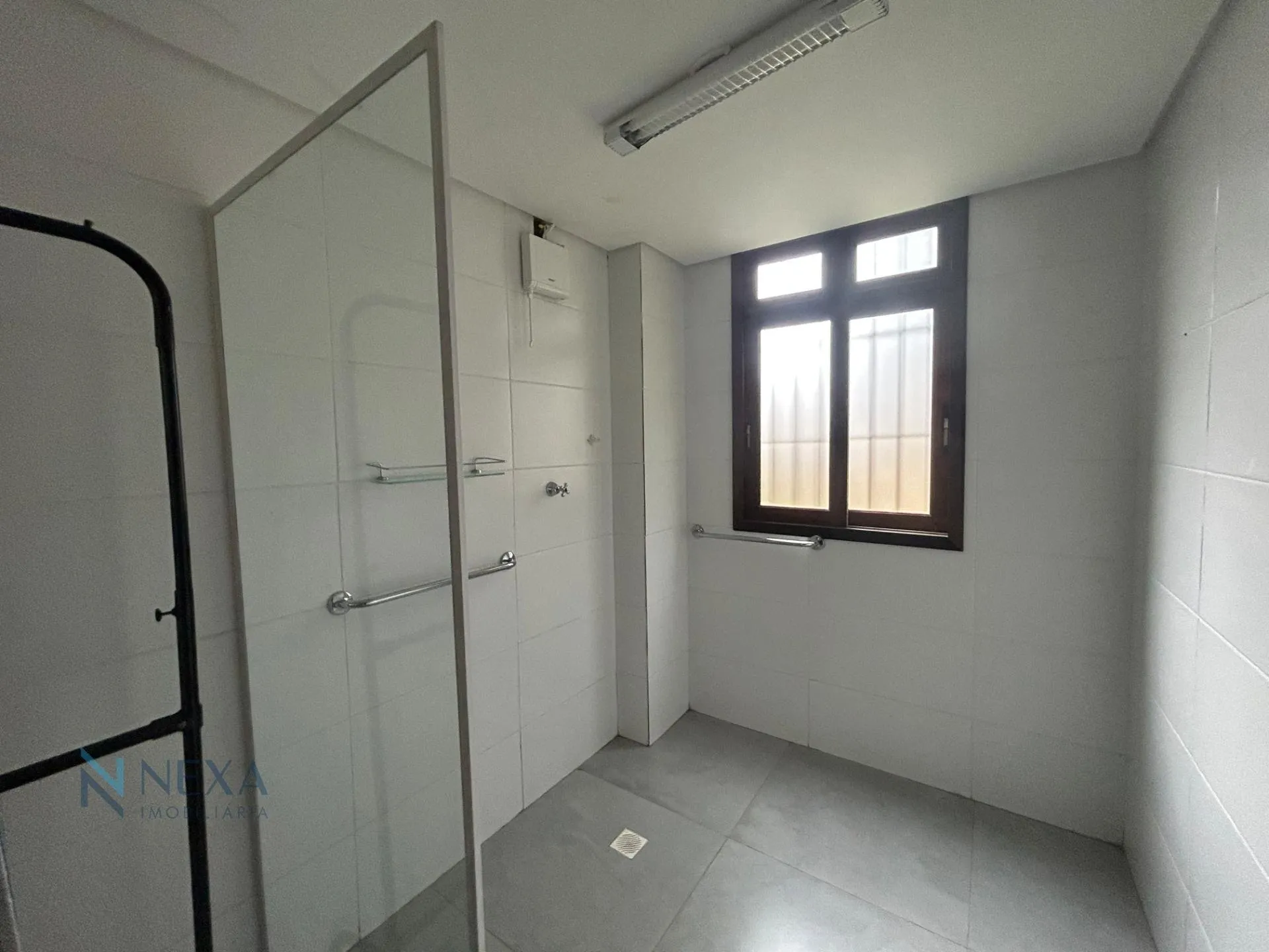 Затишний будинок 200 м² з 4 спальнями та балконом — photo 33