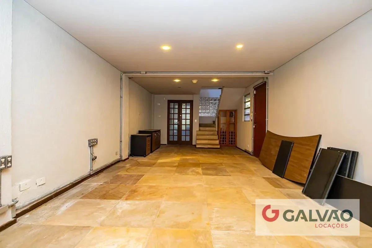 Casa sin amueblar con 3 dormitorios, cocina cerrada y balcón — photo 38