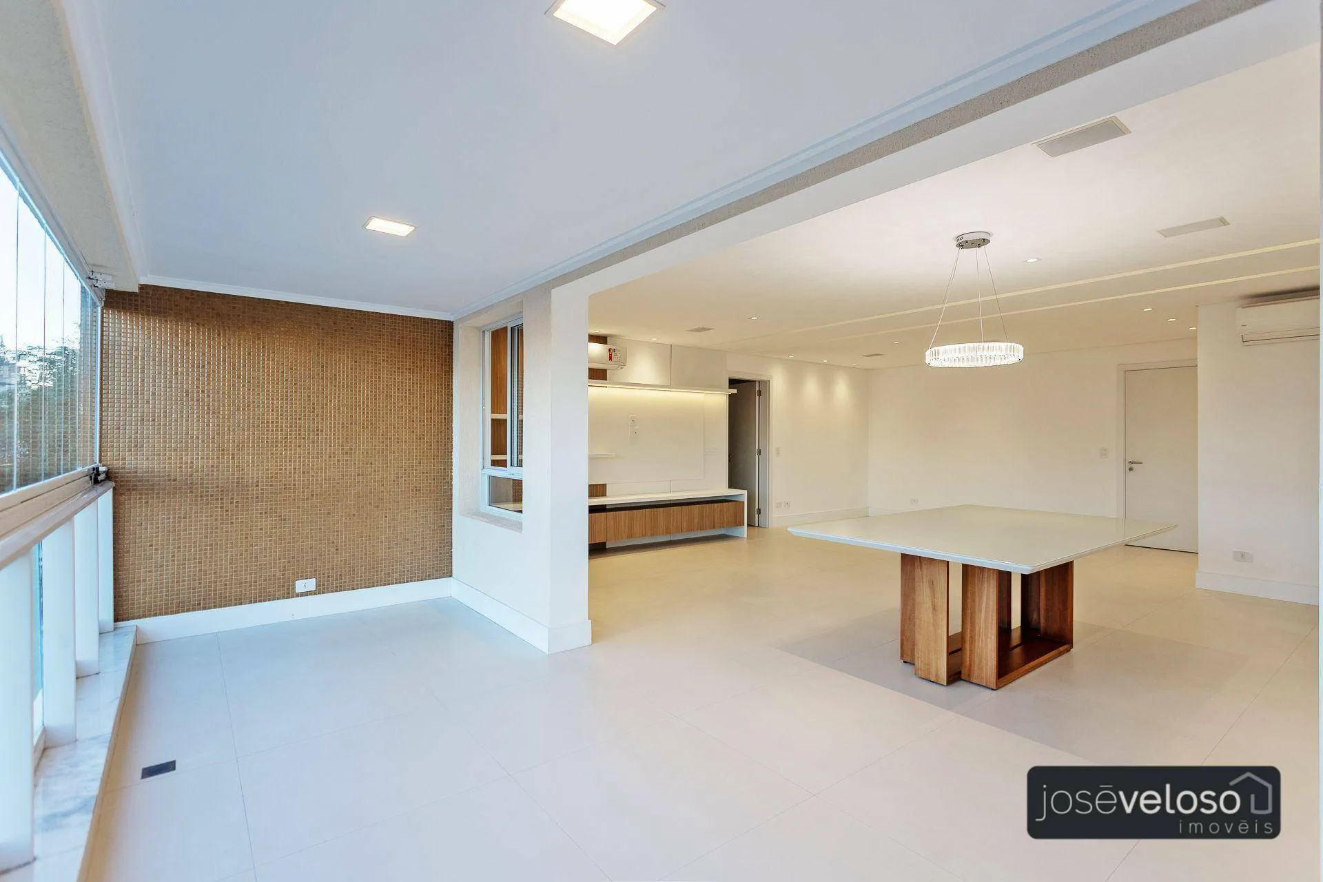 Apartment with open-plan kitchen and 4 bedrooms, 297 m² — photo 3