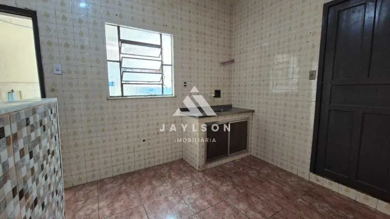 Unfurnished 1-bedroom apartment with a closed kitchen — photo 27