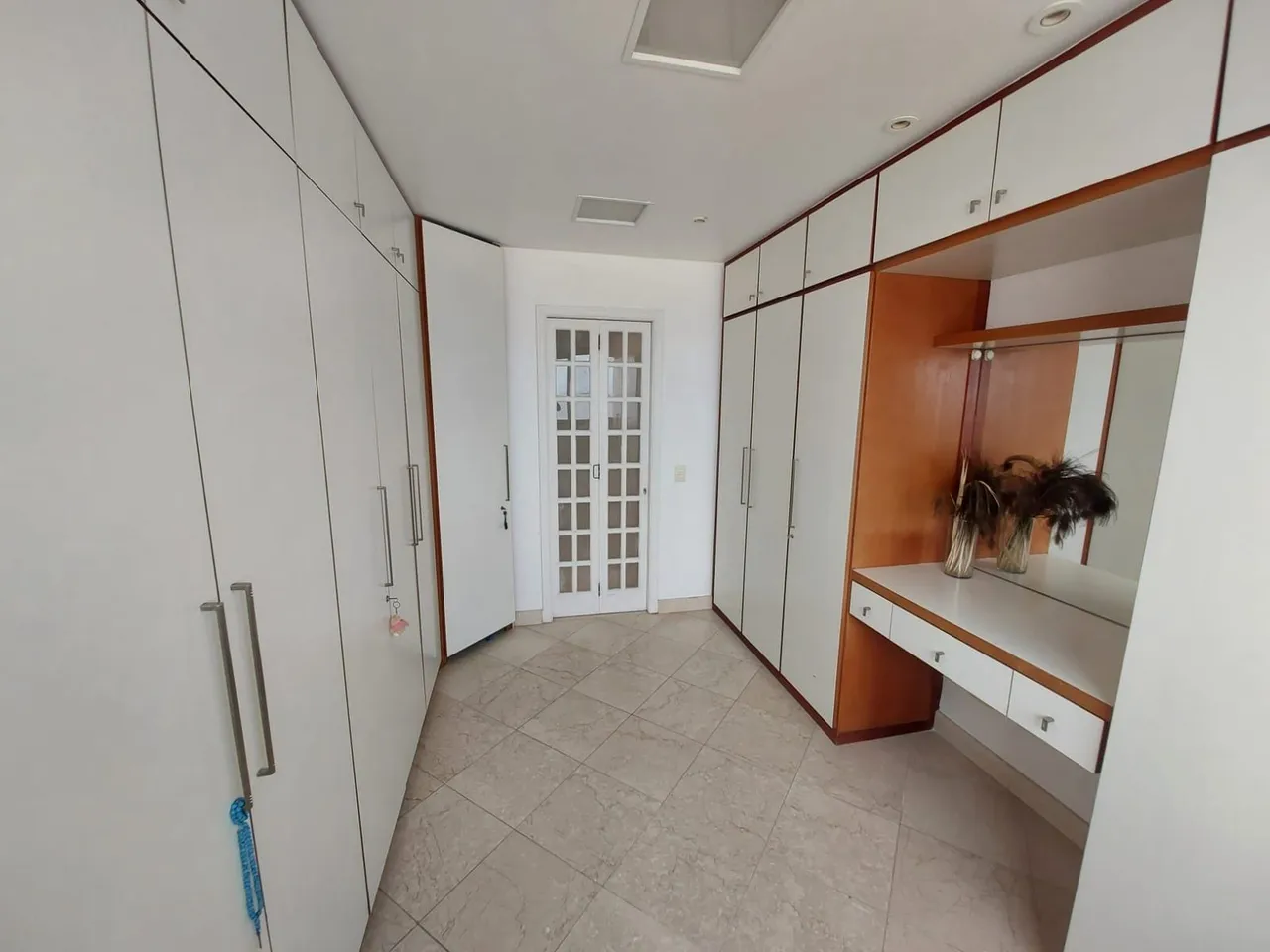 Furnished apartment with 2 bedrooms and glass balcony — photo 9
