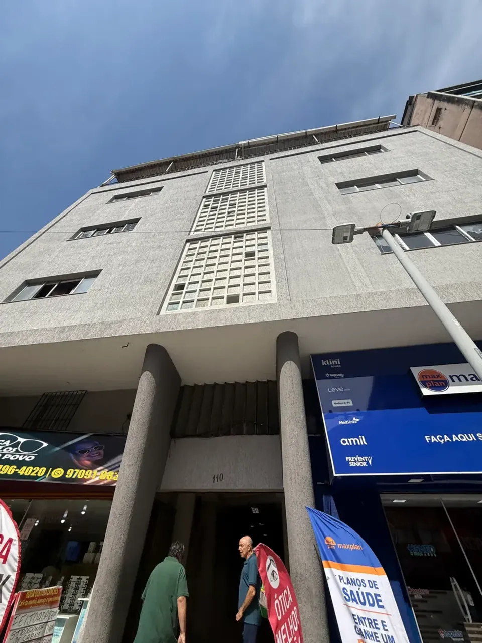 Apartamento com 2 quartos e piso de cerâmica — photo 11
