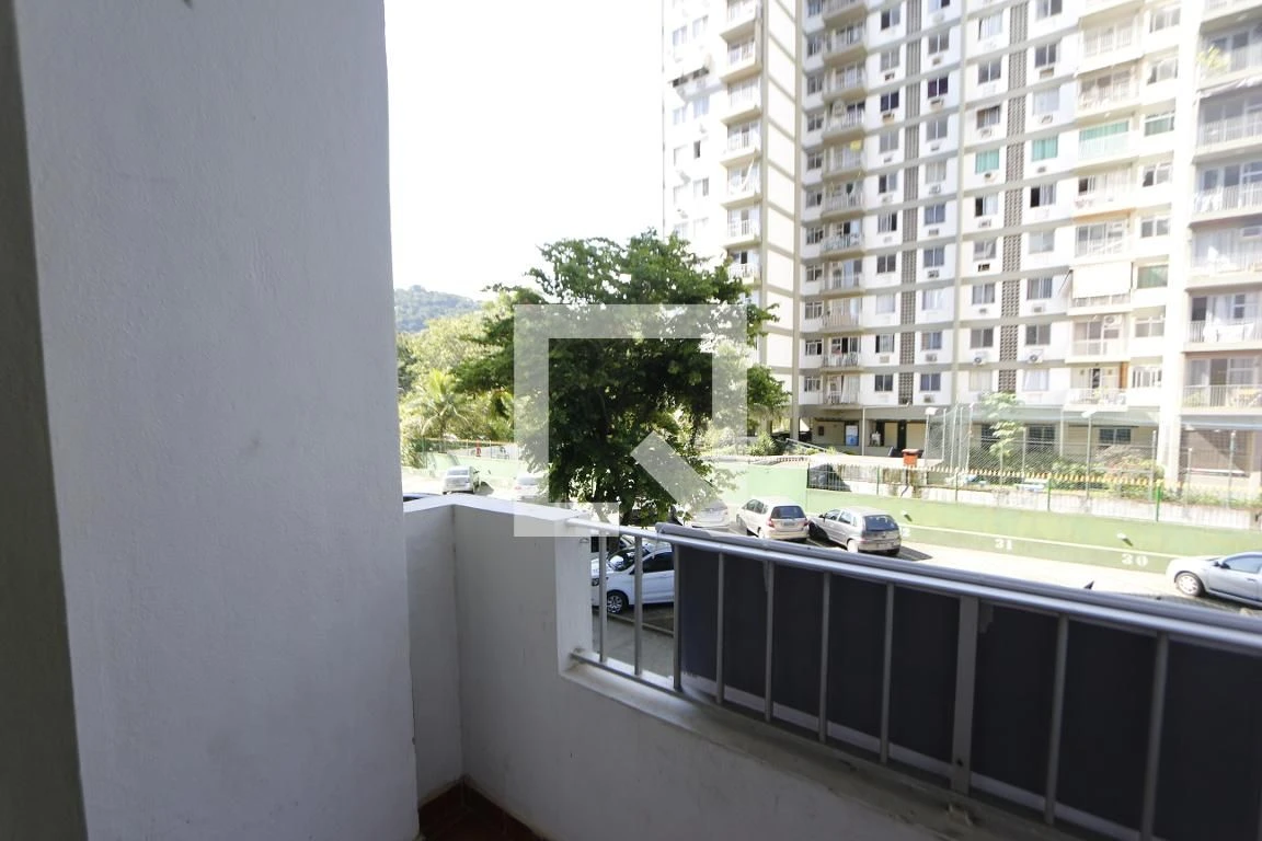 Apartamento mobiliado de 2 quartos em condomínio com piscina — photo 14