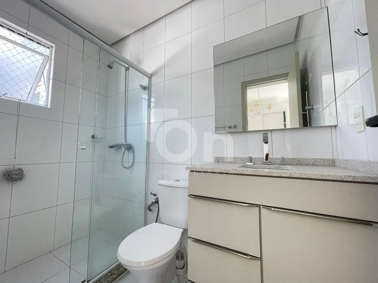 3-bedroom apartment with a washing machine — photo 9