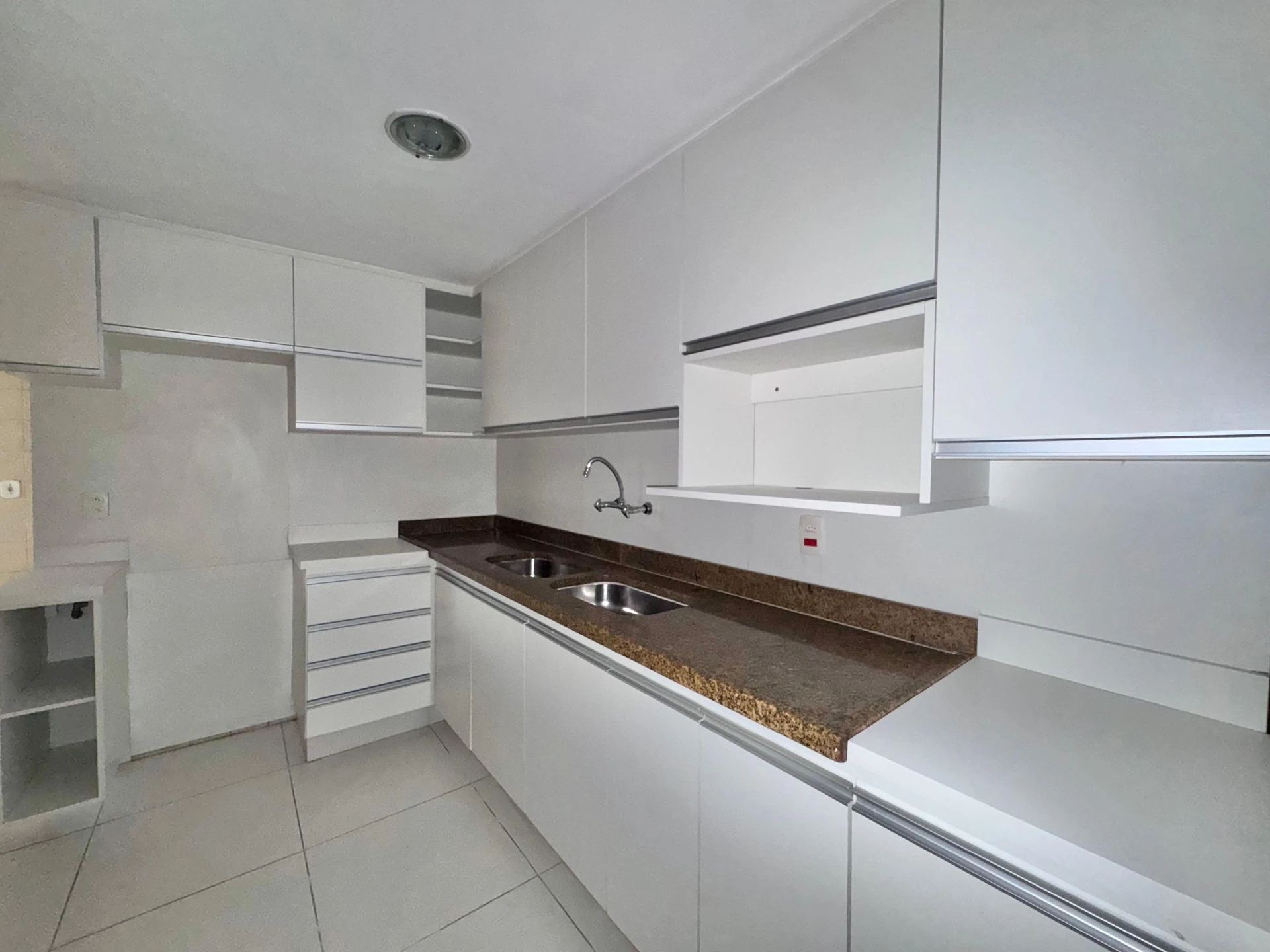 Apartamento de 3 quartos com varanda de vidro — photo 9