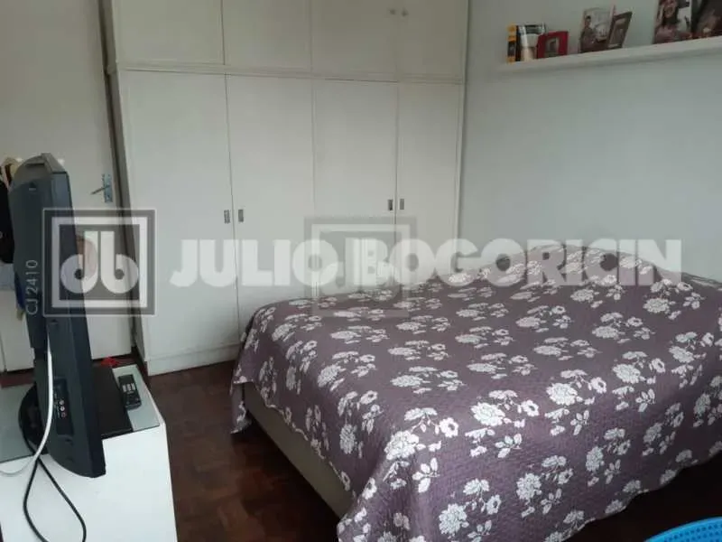 3-bedroom apartment with a mountain view in Rio de Janeiro — photo 5