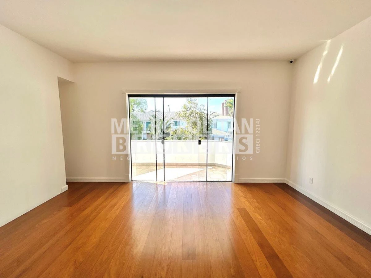 Furnished house with 7 bedrooms, 5 en-suites and 1020 m² — photo 18