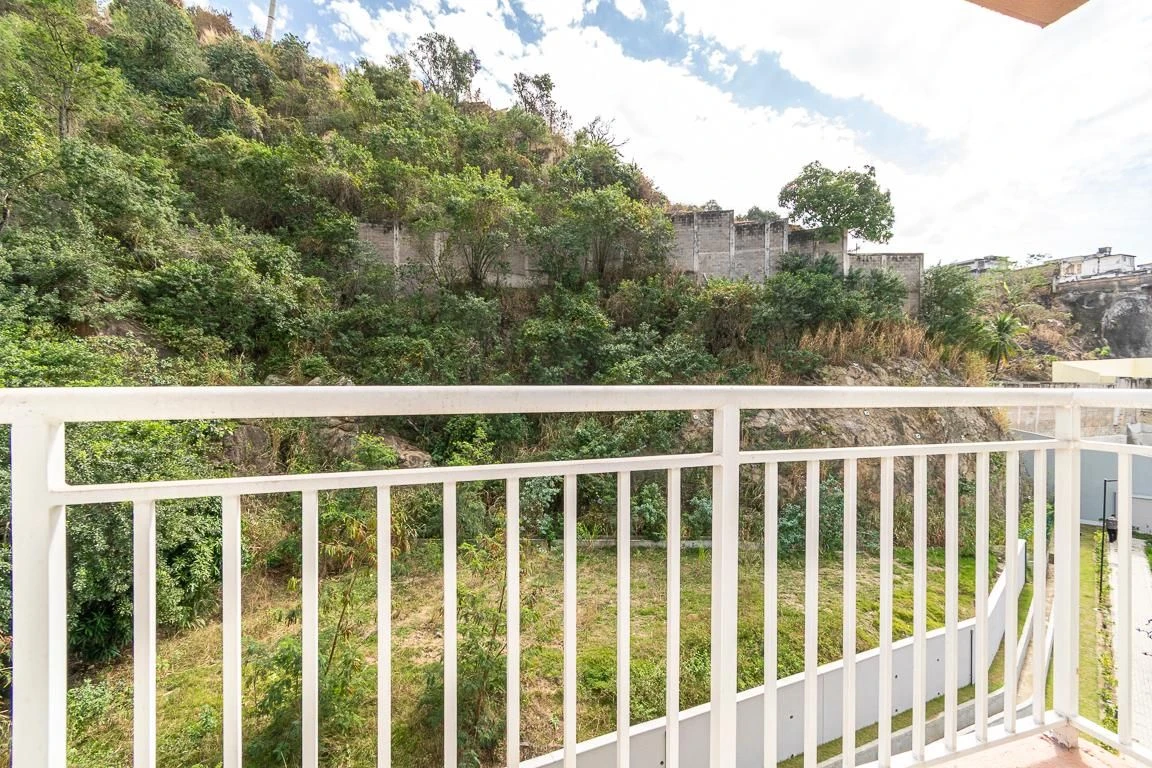2-bedroom apartment with 1 bathroom and pet-friendly policy