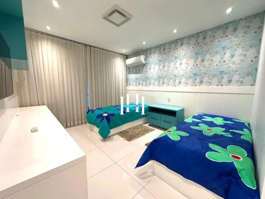 Furnished house with 7 bedrooms, 5 en-suites, 750 m² — photo 21