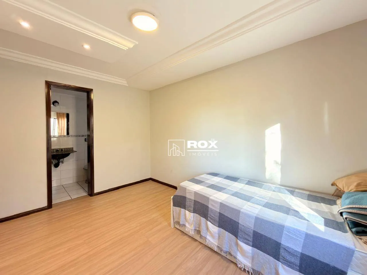 Garden apartment with 3 bedrooms and 1 en-suite — photo 16