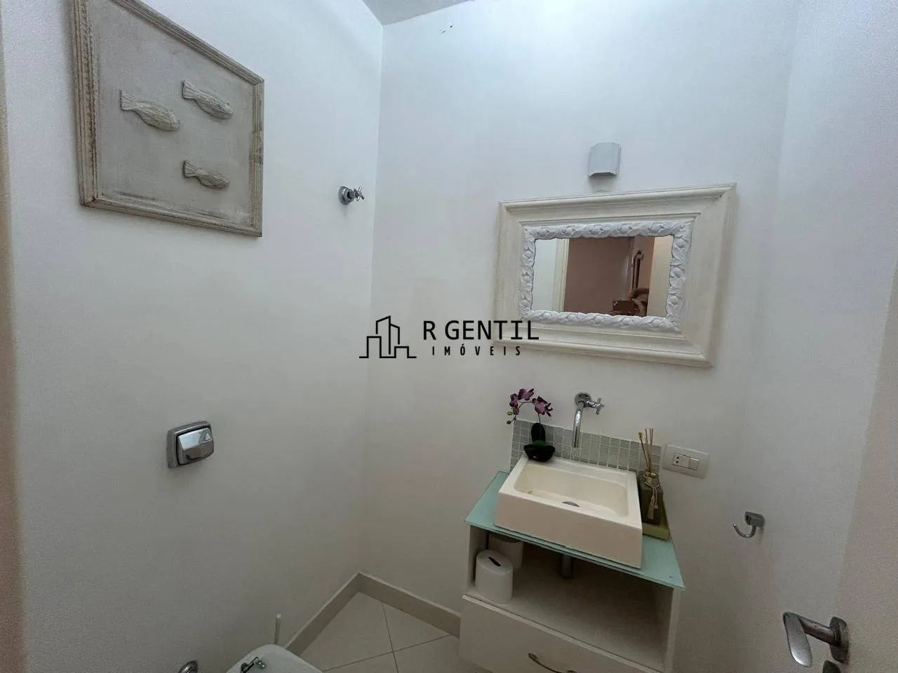 4-bedroom apartment in a building with a sauna — photo 13