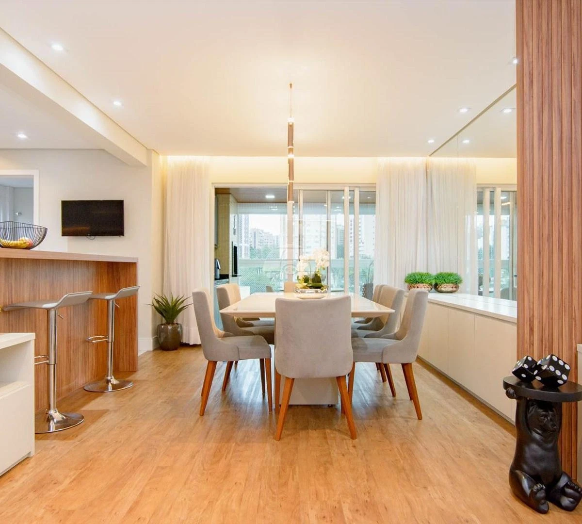 Furnished 3 en-suite apartment with open-plan kitchen — photo 7