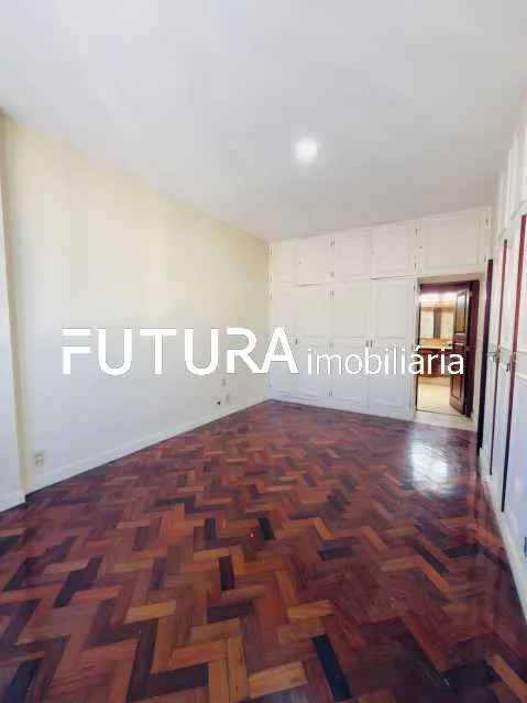 Duplex penthouse with 4 bedrooms and 5 bathrooms — photo 23