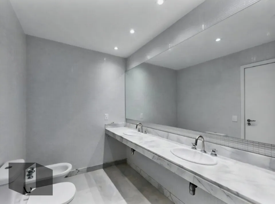 Penthouse with 5 bedrooms and balcony BBQ — photo 32