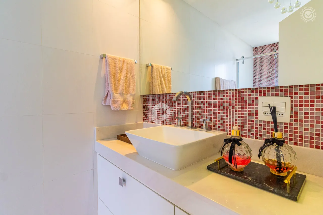 Furnished apartment with 3 en-suite bedrooms and 295 m² — photo 19