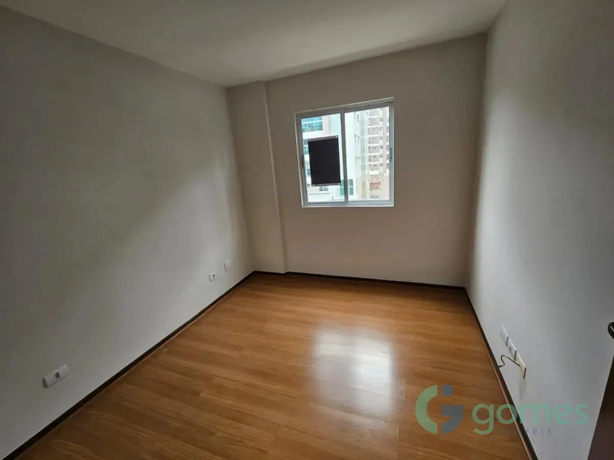 Departamento de 3 dormitorios con bañera en Curitiba — photo 14