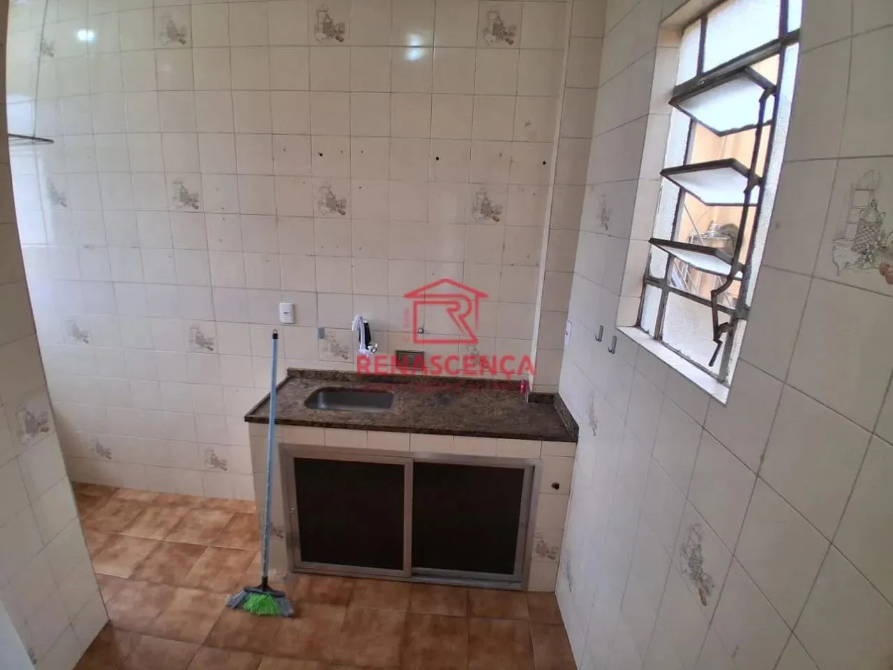 1-bedroom apartment with a dedicated laundry area — photo 2
