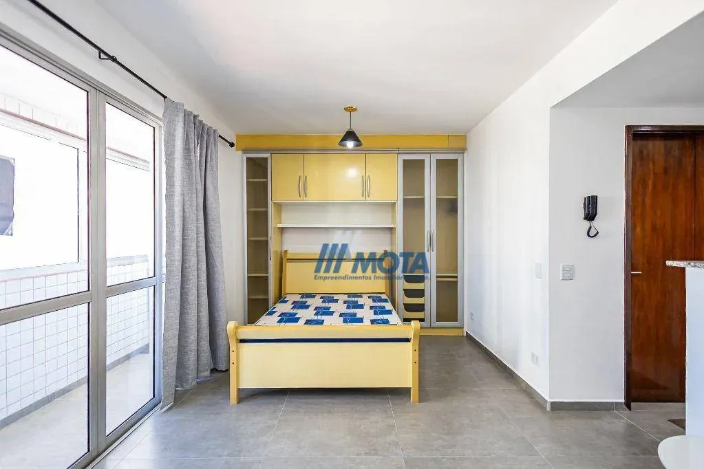 Furnished-free 40 m² studio with a balcony — photo 11