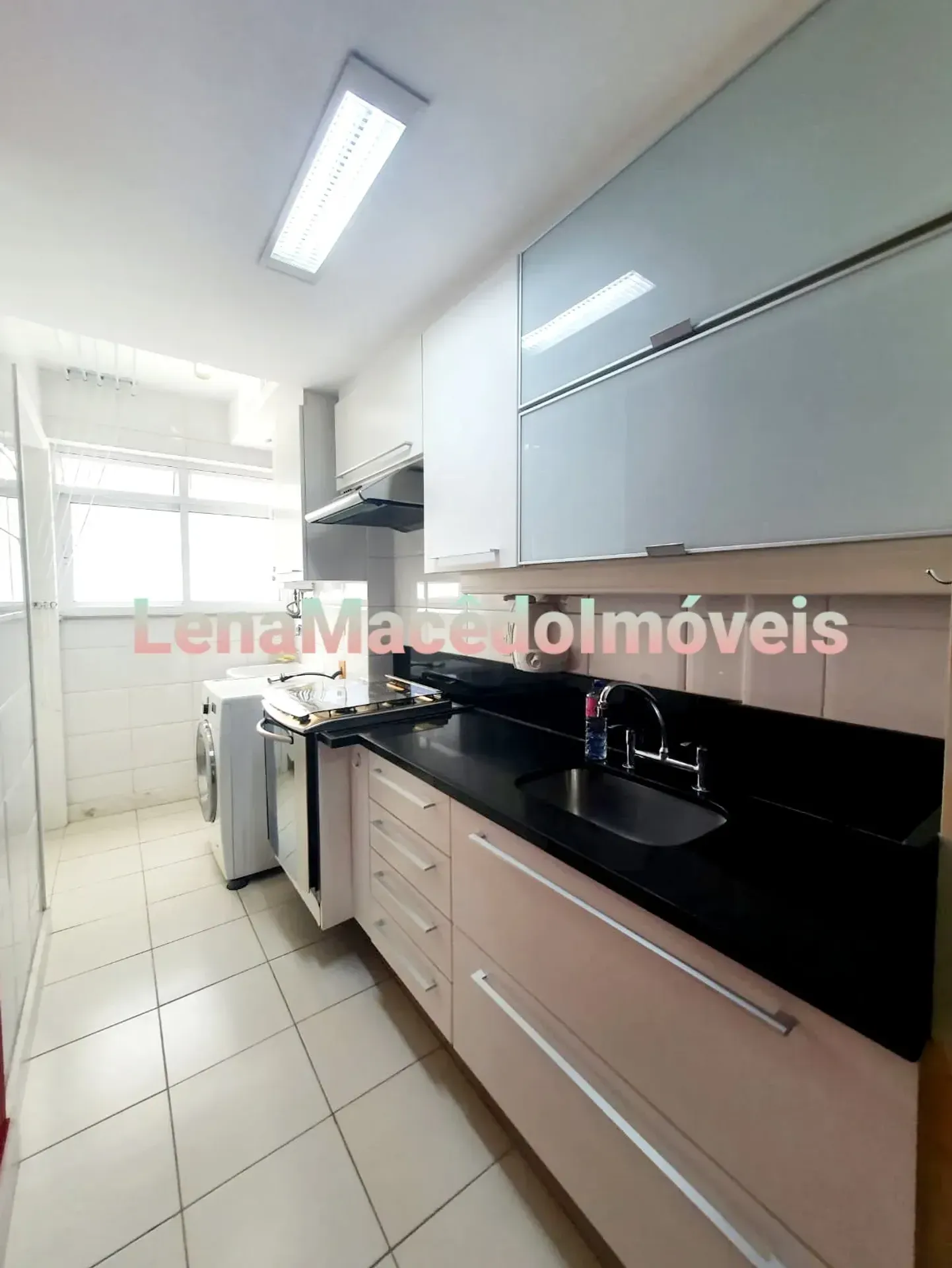 1-bedroom 2-bath apartment with parking and balcony — photo 32