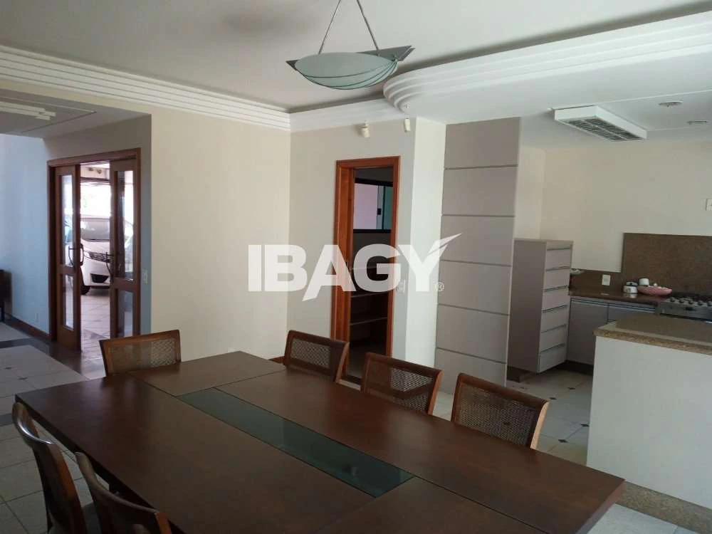 Casa com 3 dormitórios e varanda, bem cuidada — photo 3