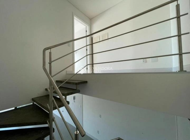 Apartamento com varanda envidraçada e 3 suítes de 162 m² — photo 8