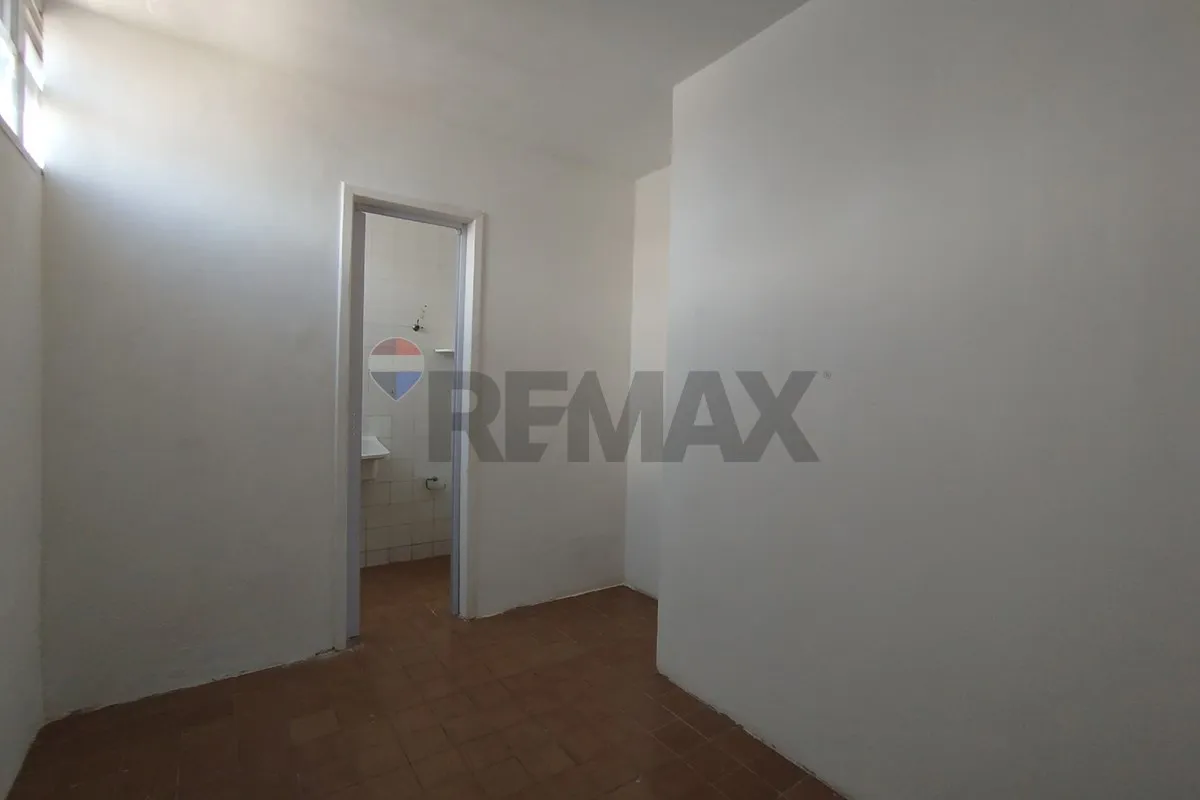 3-bedroom apartment with a closed kitchen and 160 m² — photo 31