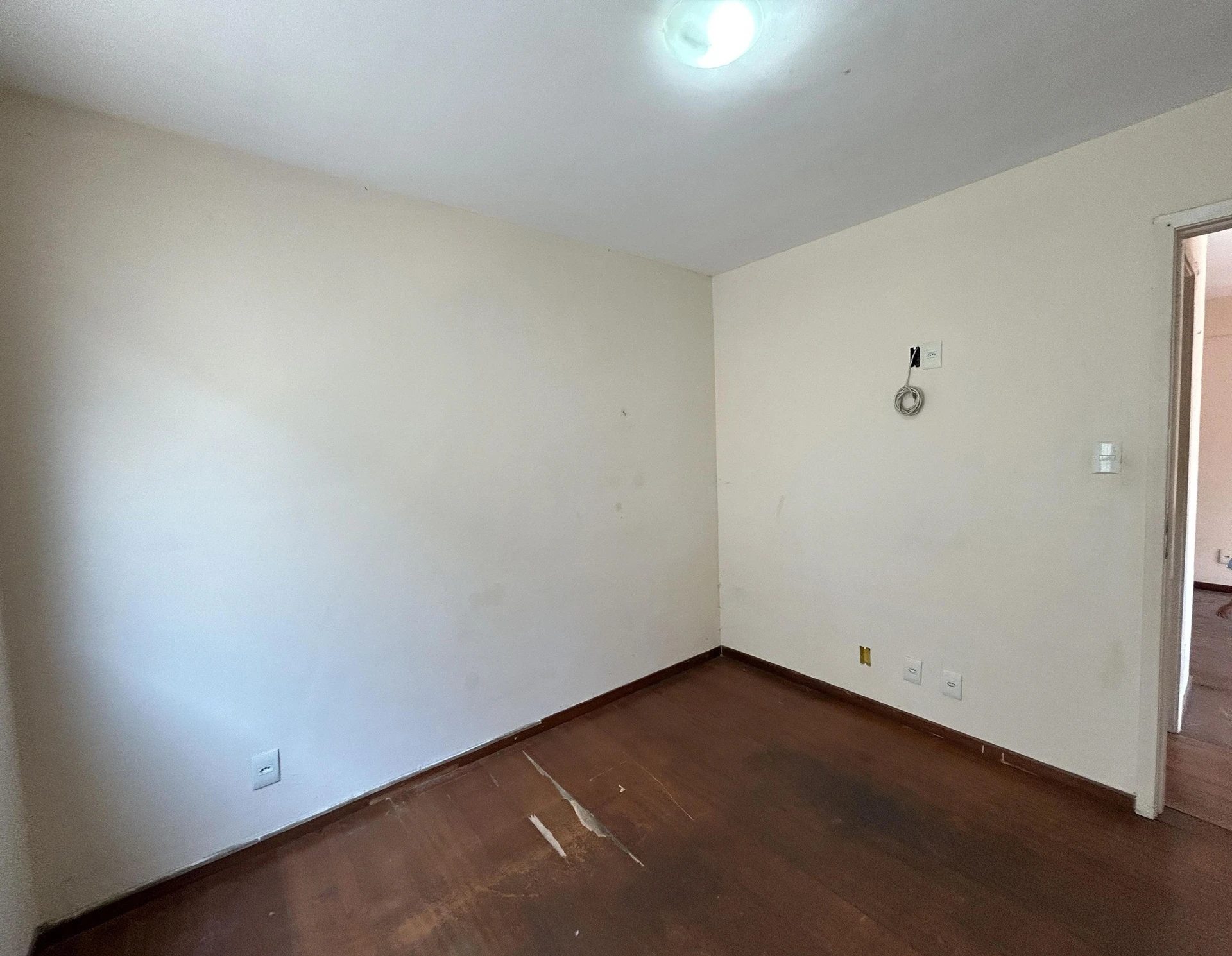 Unfurnished rental apartment with 2 bedrooms and parking — photo 23