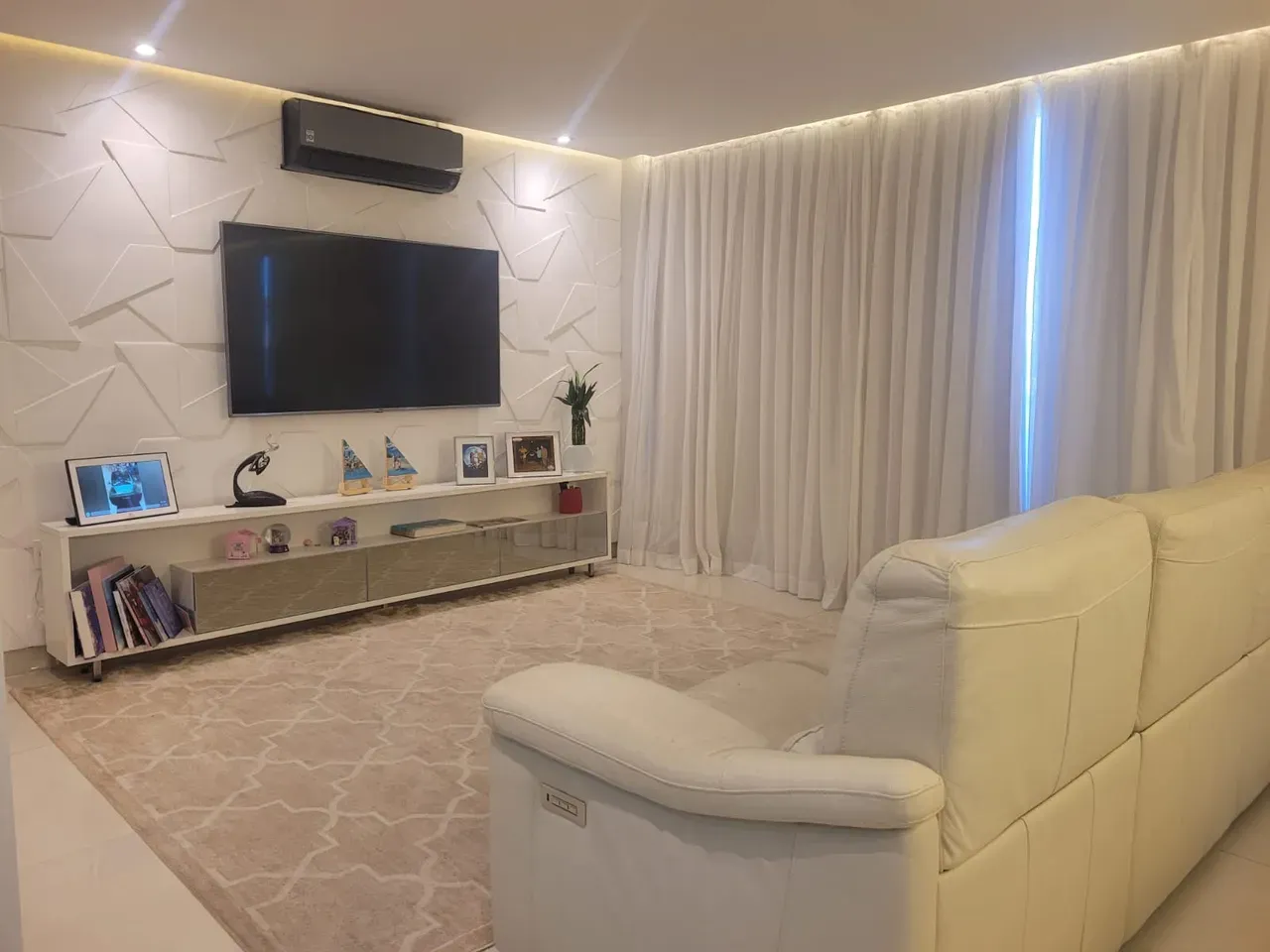 Furnished duplex apartment 341 m² with 3 en-suite bedrooms