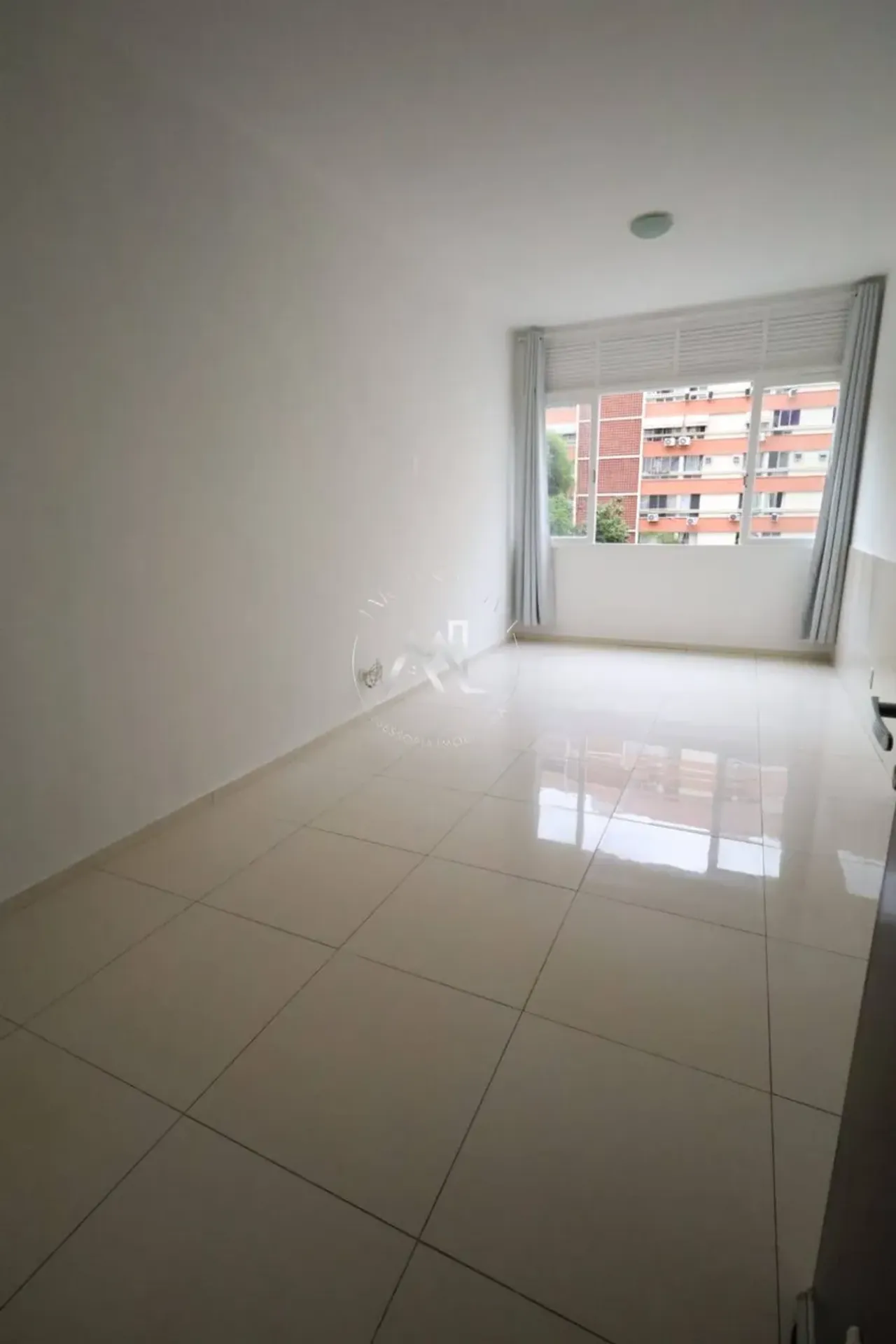 Conjugado de 22 m² no 1º andar com chuveiro elétrico — photo 4