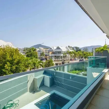 Furnished house, 470 m², with a bathtub — photo 31