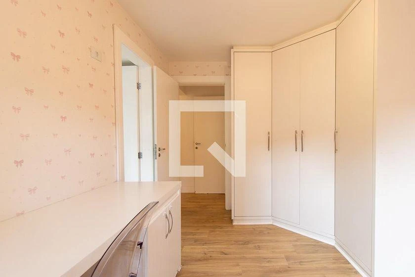 Bathtub in a 3-bedroom apartment, 176 m² — photo 21