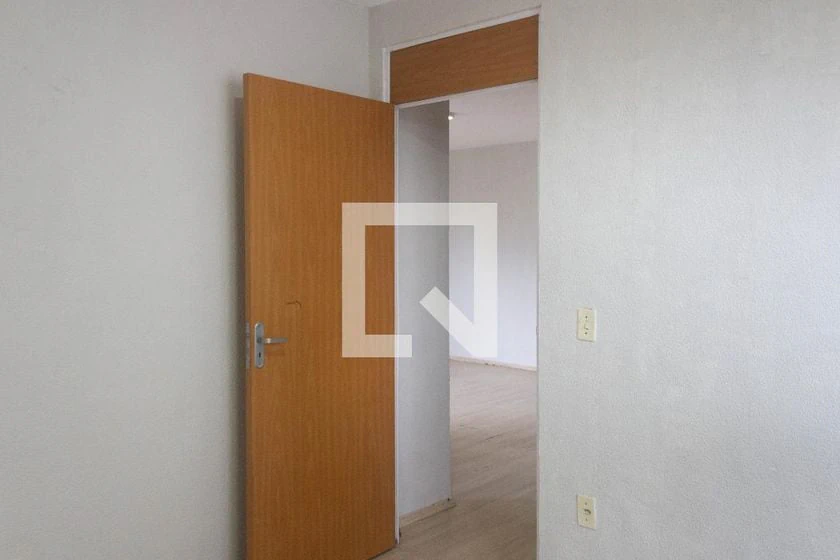 Apartamento de 2 quartos em condomínio com piscina — photo 18