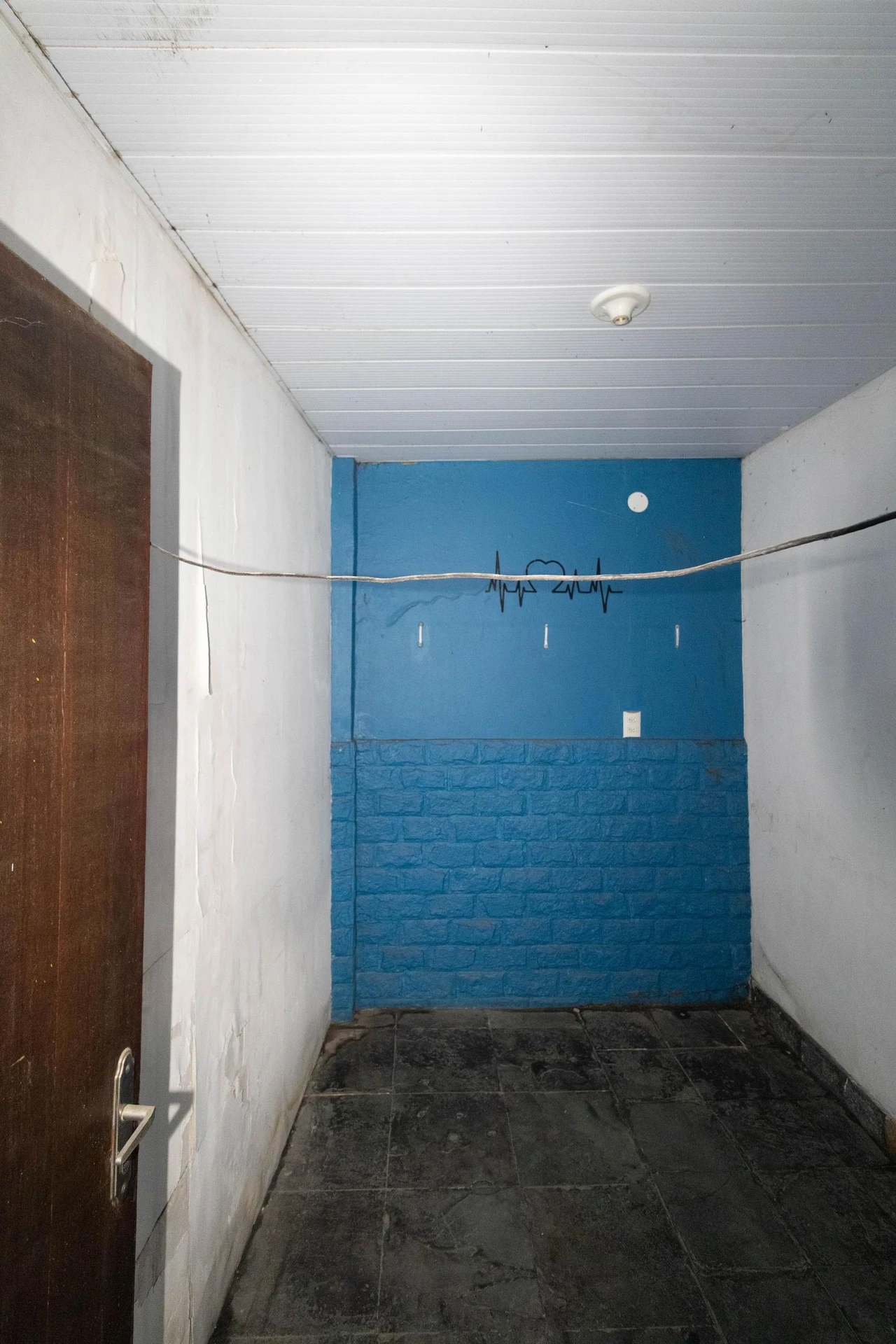 House with 4 bedrooms and 1 bathroom, separate kitchen — photo 15