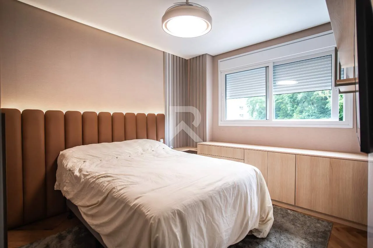 Furnished apartment with 4 en-suite bedrooms and 255 m² — photo 24