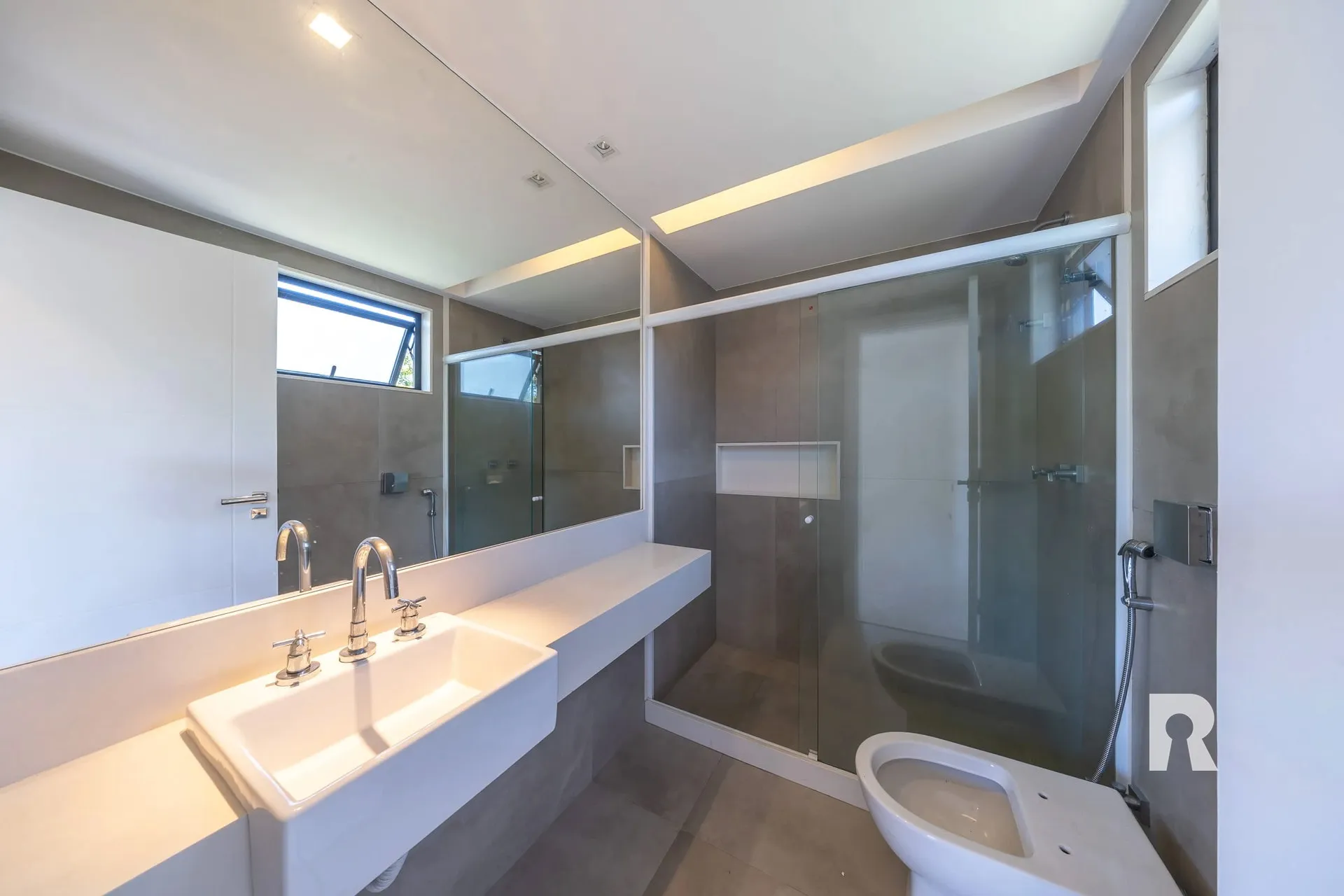 Furnished house, 694 m², with a jacuzzi — photo 23