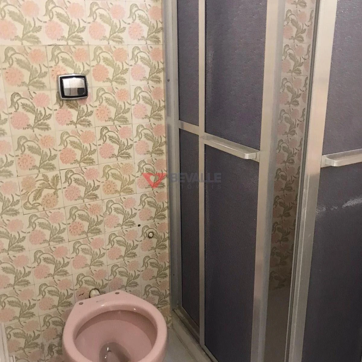 Rental house with 8 bedrooms and a balcony — photo 29