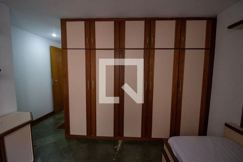 200 m² apartment with 3 bedrooms and 2 parking spaces — photo 23