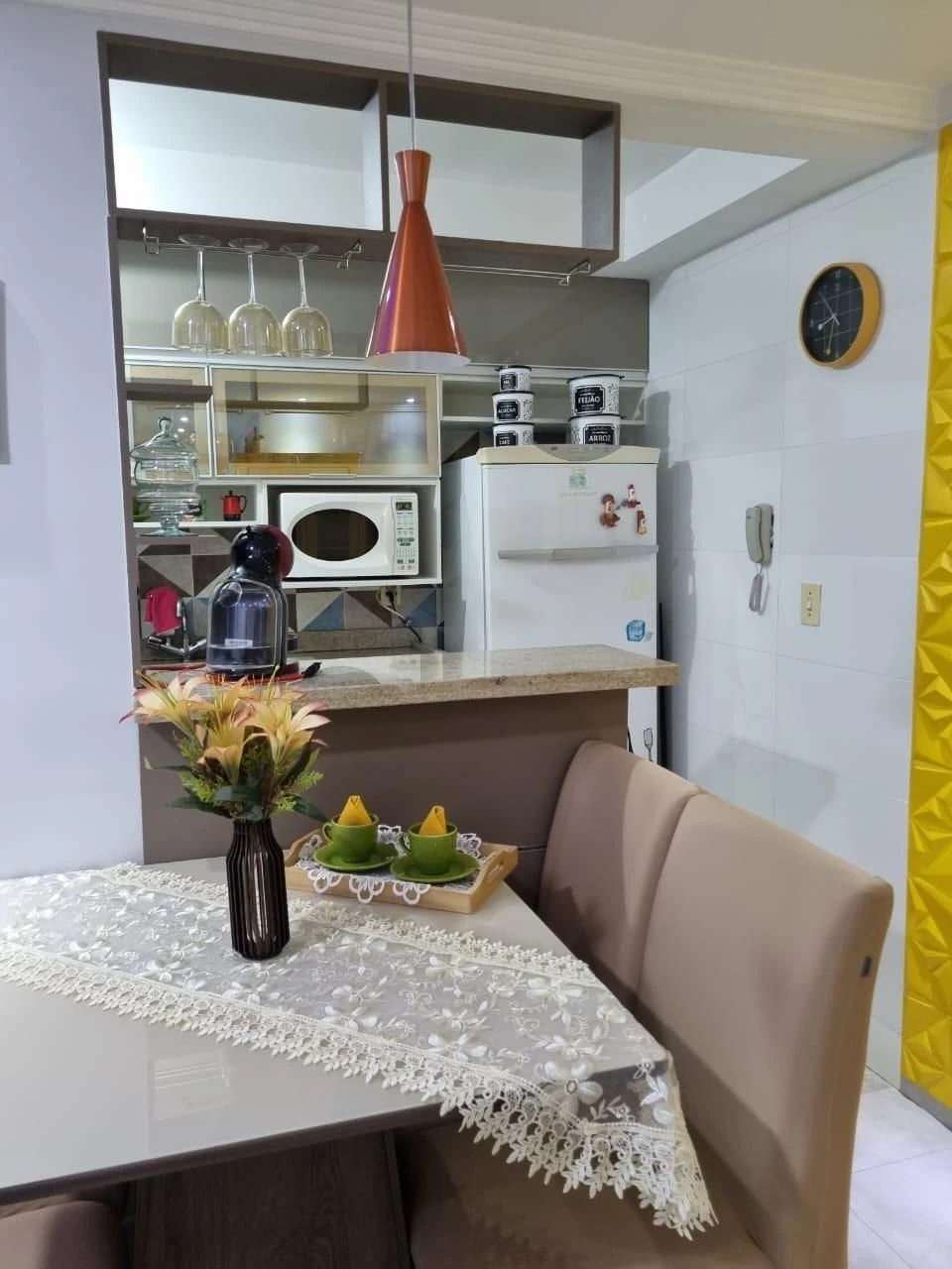 Furnished apartment with 2 bedrooms and open-plan kitchen — photo 5