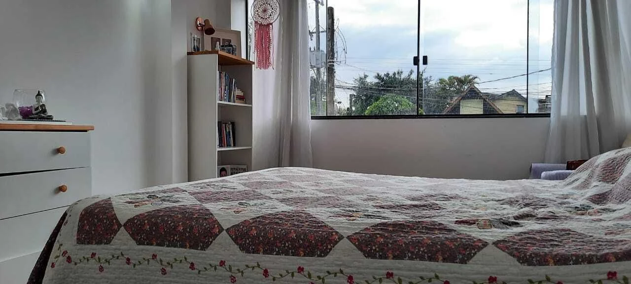 Furnished house with 4 bedrooms and an open-plan kitchen