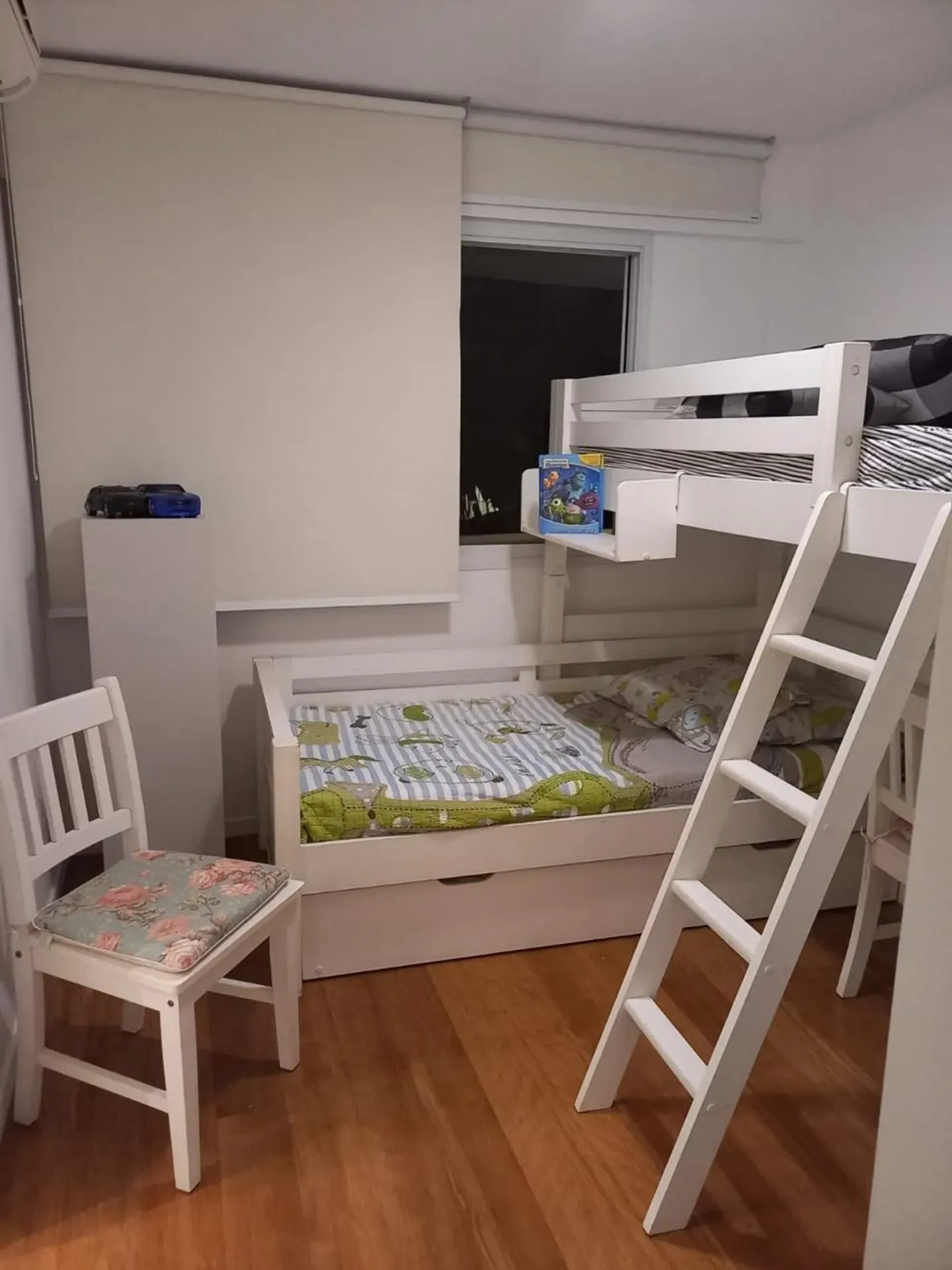 Furnished apartment with balcony, 4 bedrooms and 5 baths — photo 44