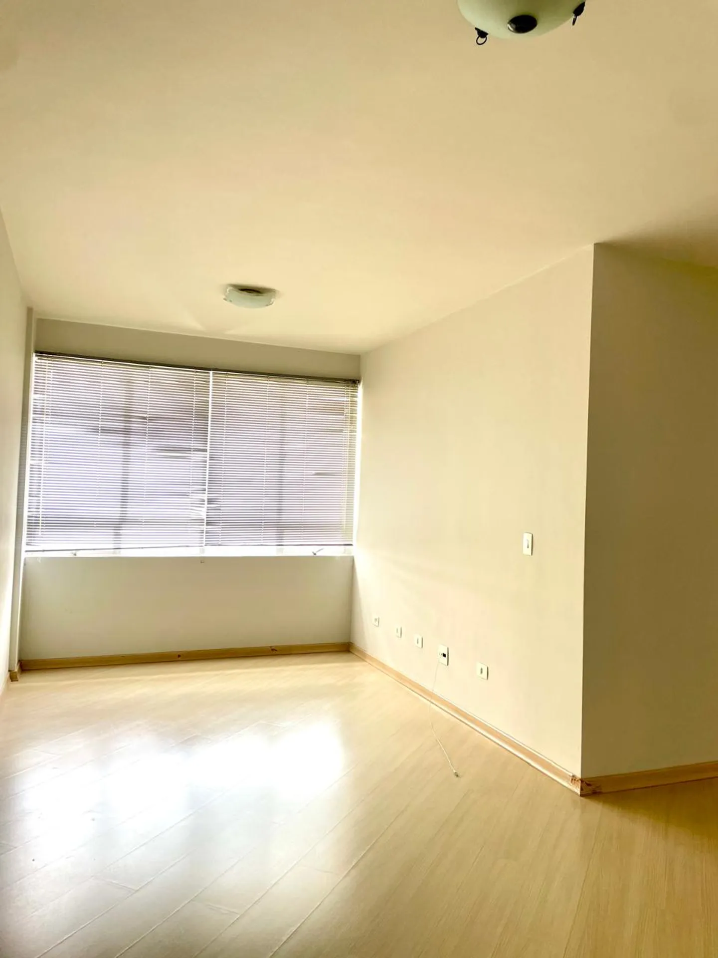 2-bedroom apartment with a walk-in closet in Curitiba
